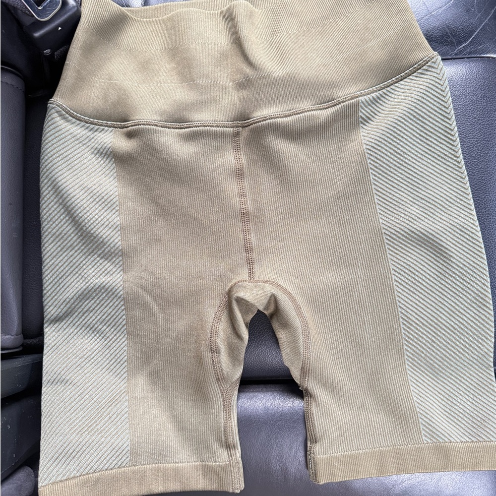 Wilson Olive Seamless Shorts